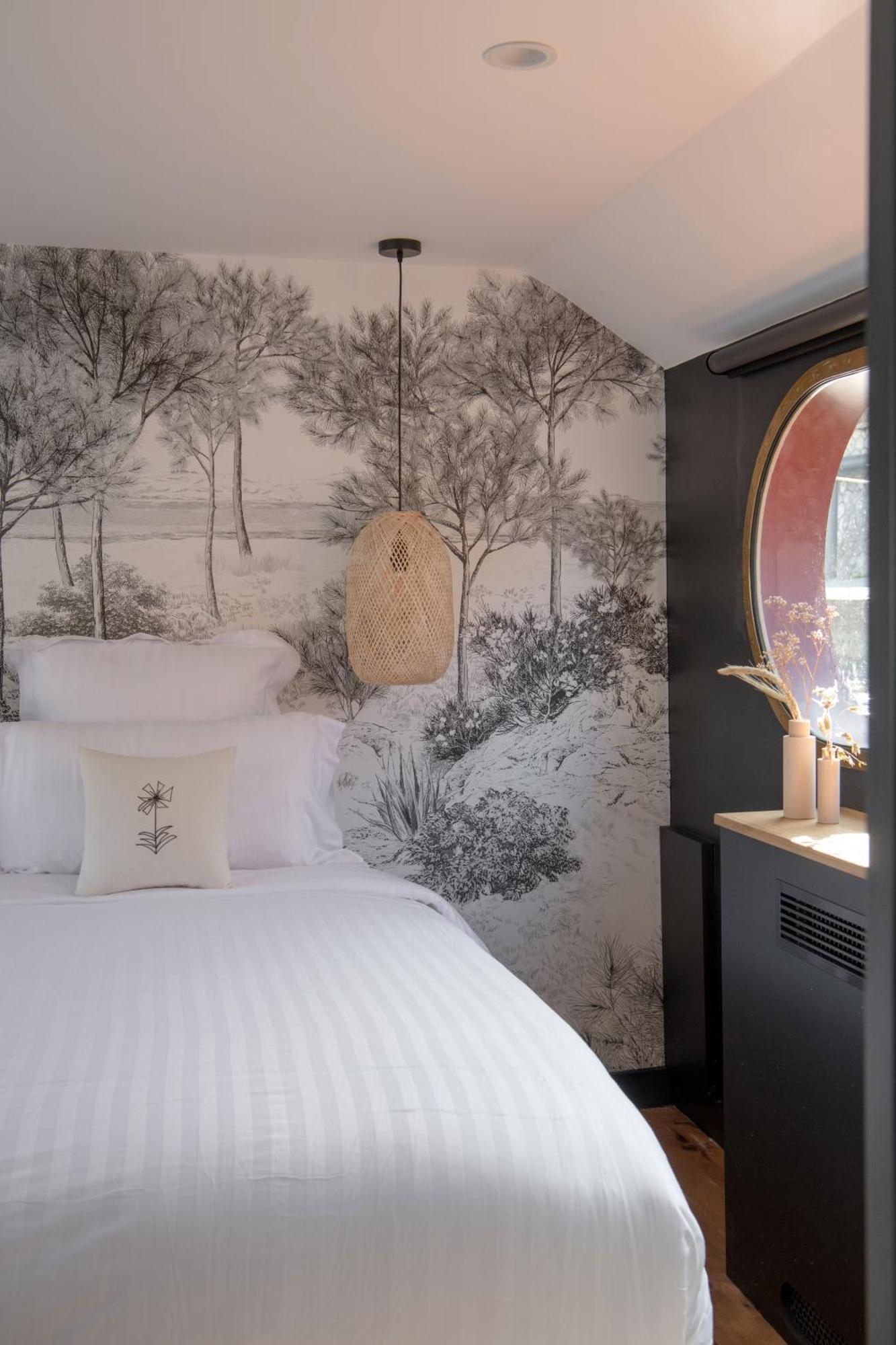 Hotel La Peniche - Bed And Bicycle - Tournon Exteriér fotografie
